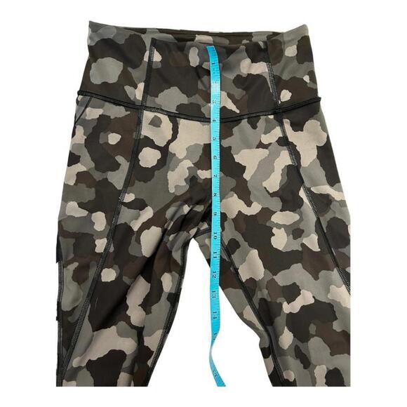 Athleta l Lightning 7/8 Black Camo Leggings Size XS - Picture 6 of 10